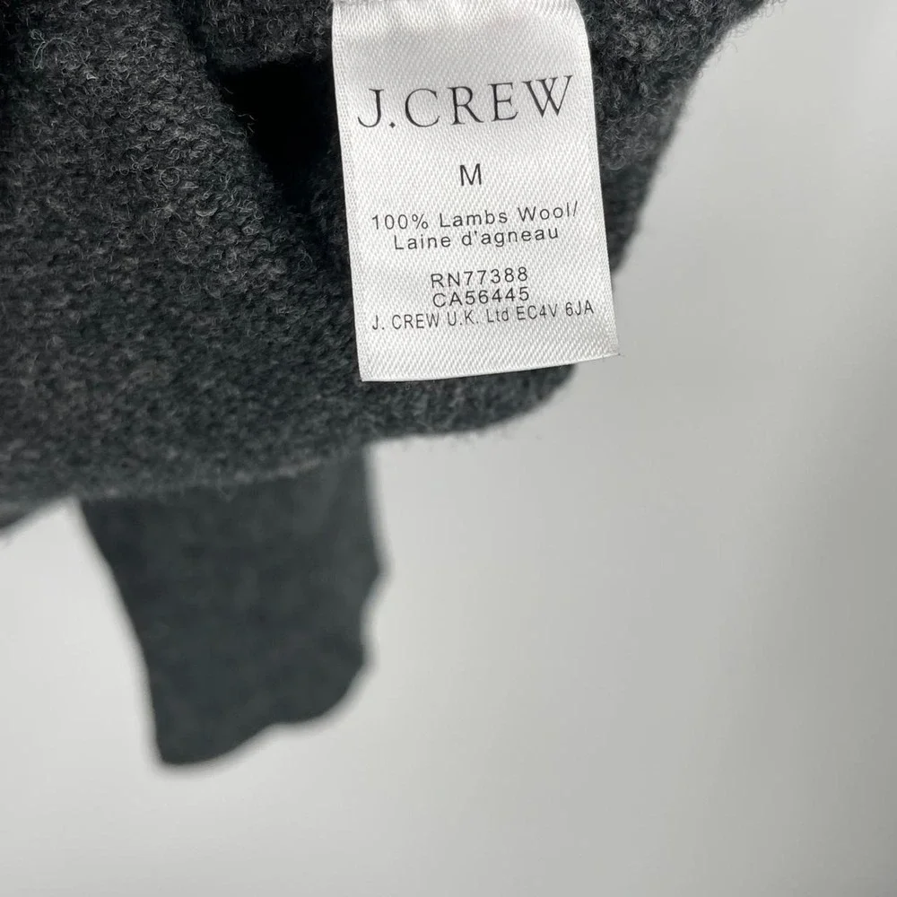 J Crew Men's Lambswool Wool Sweater V Neck Quiet Luxury Minimalist Fisherman M